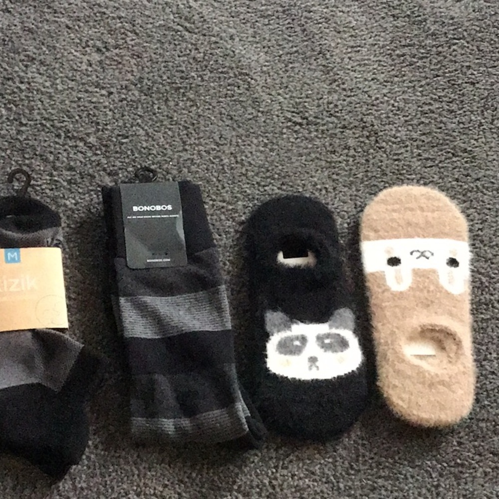 Bundle of 4 new socks - Picture 5 of 6